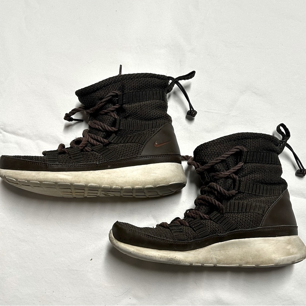 Nike Roshe One High Sneaker Boots